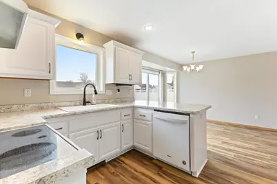 W5445 Colin Street, Appleton, WI 54915 - Photo 9