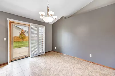 479 Earnhardt Court, Green Bay, WI 54311 - Photo 7