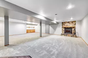 479 Earnhardt Ct, Green Bay, WI 54311 - Photo 21