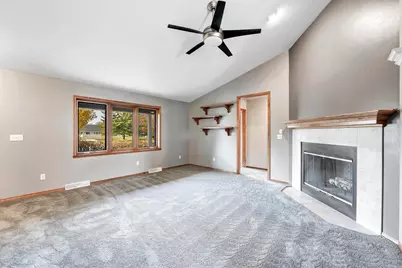 479 Earnhardt Court, Green Bay, WI 54311 - Photo 3