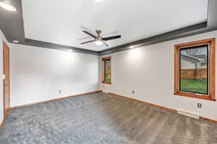 479 Earnhardt Ct, Green Bay, WI 54311 - Photo 13