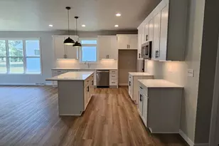 706 Tambour Ct, De Pere, WI 54115 - Photo 3