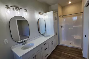 706 Tambour Ct, De Pere, WI 54115 - Photo 11