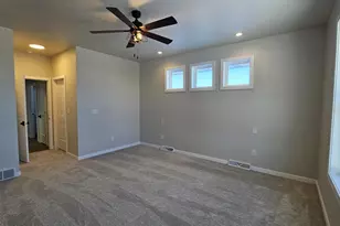 706 Tambour Ct, De Pere, WI 54115 - Photo 11