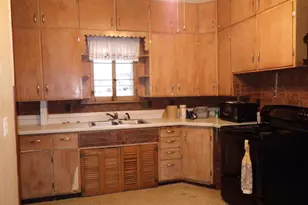 29 N Clinton Ave, Clintonville, WI 54929 - Photo 5