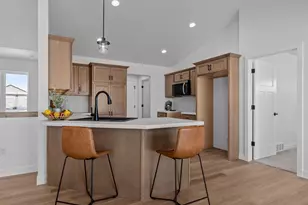 W5604 Tonys Way, Appleton, WI 54915 - Photo 11