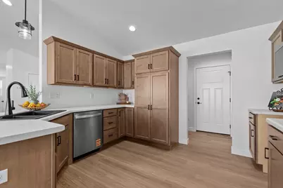 W5604 Tonys Way, Appleton, WI 54915 - Photo 9