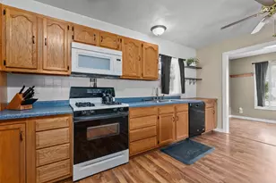 187 Greenwood St, Berlin, WI 54923 - Photo 9