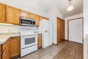 2290 Patriot Ln #B, Oshkosh, WI 54904 - Photo 15