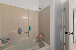 1110 Daniel Ct, Neenah, WI 54956 - Photo 11