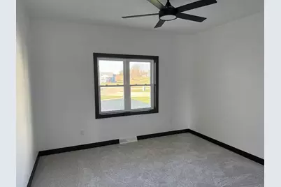 3970 Hemlock Court, Oshkosh, WI 54904 - Photo 11