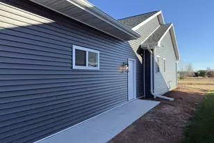 3970 Hemlock Ct, Oshkosh, WI 54904 - Photo 17