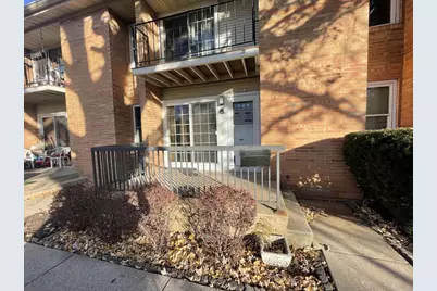 721 W 9th Avenue, Oshkosh, WI 54902 - Photo 1