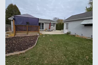 807 E Linden Avenue, Manitowoc, WI 54220 - Photo 11