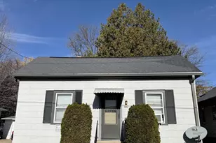 842 Woodland Ave, Oshkosh, WI 54901 - Photo 1