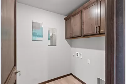 1715 Sovereign Way, Neenah, WI 54956 - Photo 11