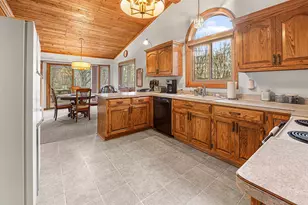 W9109 Brazelton Dr, Kewaskum, WI 53040 - Photo 9