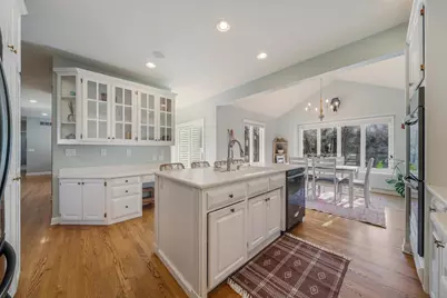 2416 Woodland Terrace, Neenah, WI 54956 - Photo 9