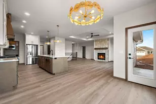 1541 Red Hawk Lndg Trl, De Pere, WI 54115 - Photo 23