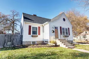 215 Gray St, Green Bay, WI 54303 - Photo 3