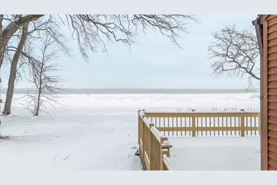 2453 East Shore Drive, Green Bay, WI 54302 - Photo 13