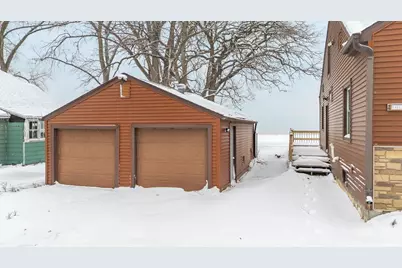 2453 East Shore Drive, Green Bay, WI 54302 - Photo 11