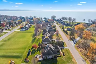 N8426 N Shore Rd, Menasha, WI 54952 - Photo 5