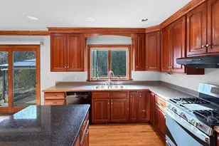 3643 Hickory Ridge Rd, Oshkosh, WI 54904 - Photo 3