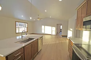 470 S Huron Rd, Green Bay, WI 54311 - Photo 7