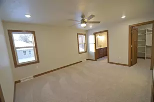 470 S Huron Rd, Green Bay, WI 54311 - Photo 13