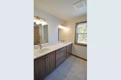 470 S Huron Road, Green Bay, WI 54311 - Photo 13