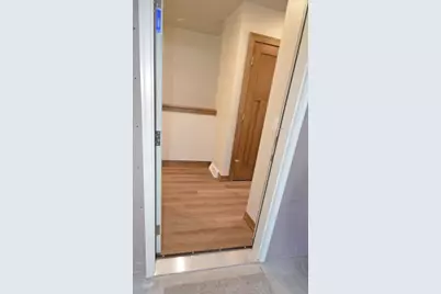 470 S Huron Road, Green Bay, WI 54311 - Photo 9