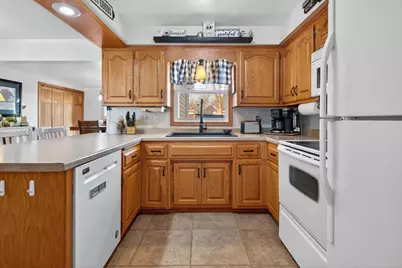 2112 S Oneida Street, Green Bay, WI 54304 - Photo 15