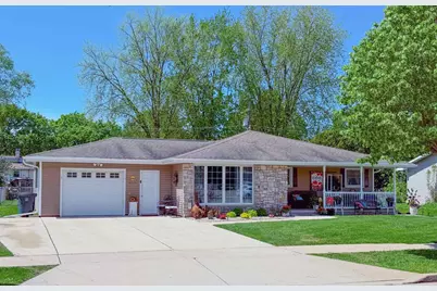 2112 S Oneida Street, Green Bay, WI 54304 - Photo 1