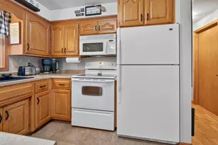 2112 S Oneida St, Green Bay, WI 54304 - Photo 13