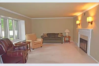 421 Polaris Court, Green Bay, WI 54302 - Photo 3