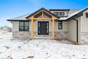 1412 Divinity Dr, De Pere, WI 54115 - Photo 3