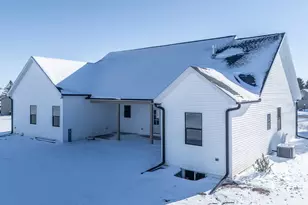 535 Pheasant Dr, New London, WI 54961 - Photo 35