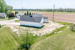 535 Pheasant Dr, New London, WI 54961 - Photo 43