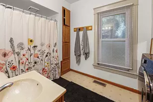 120 Bowen St, Oshkosh, WI 54901 - Photo 9