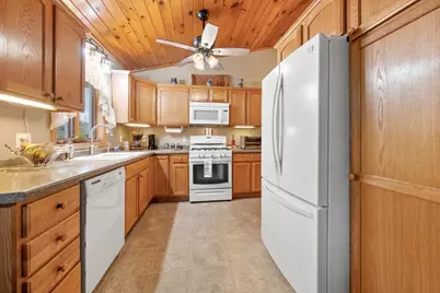 8144 South Chase Road, Pulaski, WI 54162 - Photo 11