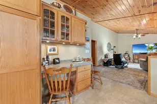 8144 S Chase Rd, Pulaski, WI 54162 - Photo 9