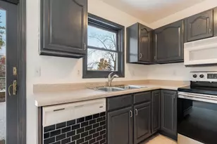 1431 Powers St, Oshkosh, WI 54901 - Photo 3