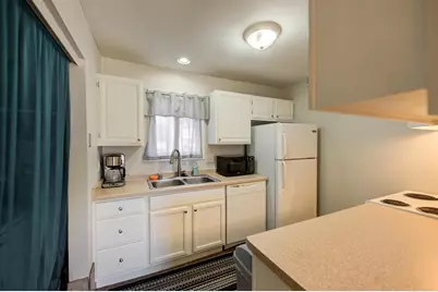 1757 Maricopa Drive #A, Oshkosh, WI 54904 - Photo 5