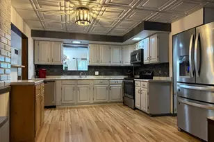 726 S Park Ave, Neenah, WI 54956 - Photo 17