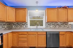 1410 Alcan Dr, Menasha, WI 54952 - Photo 7