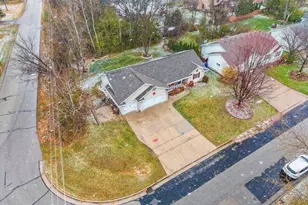 1410 Alcan Dr, Menasha, WI 54952 - Photo 43