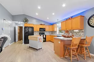 1410 Alcan Dr, Menasha, WI 54952 - Photo 5