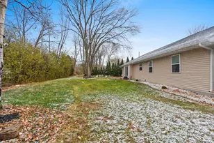 1410 Alcan Dr, Menasha, WI 54952 - Photo 41