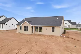 W5845 Roundstone Pl, Menasha, WI 54952 - Photo 35